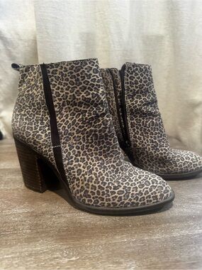 Lucky Brand Leopard Print Ankle Boots in Brown